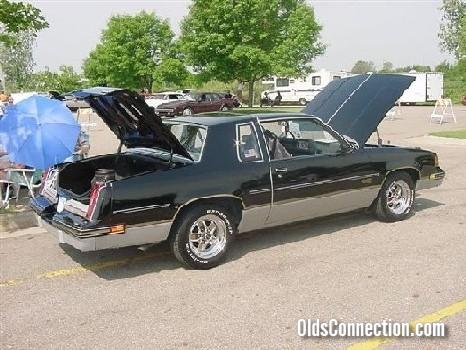 1987 442 at Gratiot Cruise