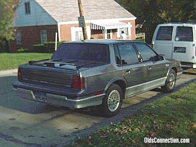 sister 1988 international back corner