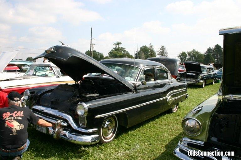 1951 Holiday 98 sedan