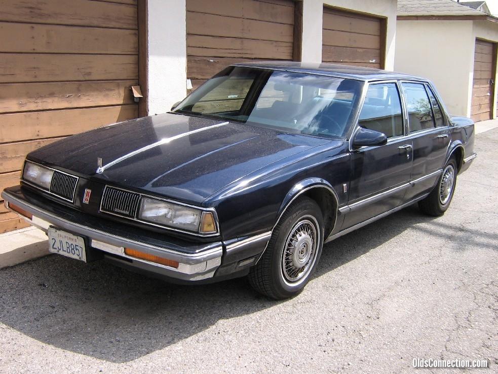 MysterHK's 1988 Delta 88 Royal Brougham